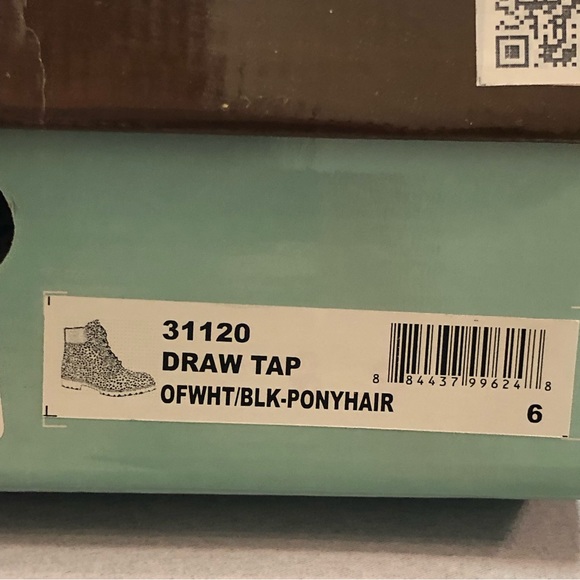 Diva.True Size 6 Ponyhair Ankle Bootie offwhite and black!Draw top and 6.5” tall - Picture 8 of 11